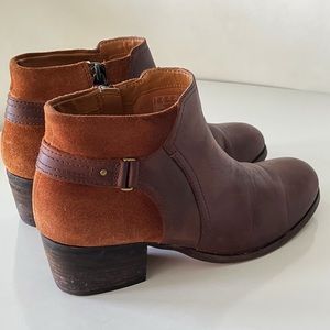 Clarks Maypearl Lilac Cognac Brown Leather Camel Ankle Boots Bootie Size 9.5